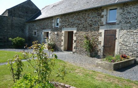 Gite n&deg;961 Noron-la-Poterie - Calvados - exterieur cote cour