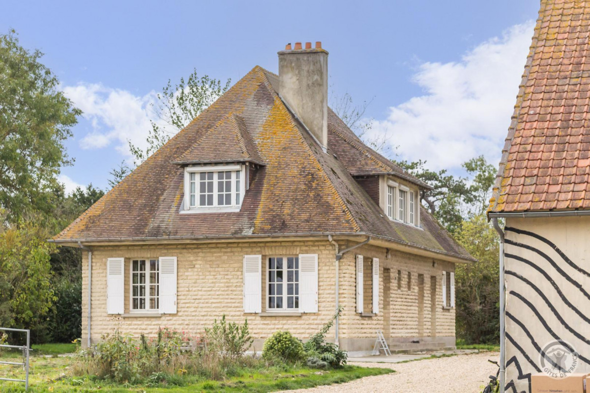 Gonnegirls Farm House