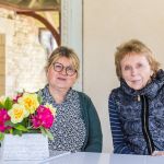 Madame Poux, &agrave; droite, propri&eacute;taire des lieux, et Madame Ch&eacute;rie, &agrave; gauche, qui vous accueillera